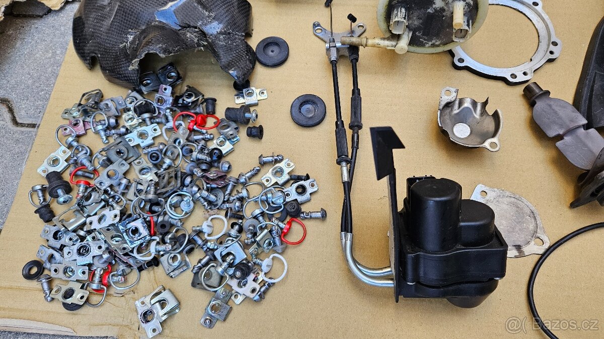 Náhradní díly Yamaha R1 07-08 - 15