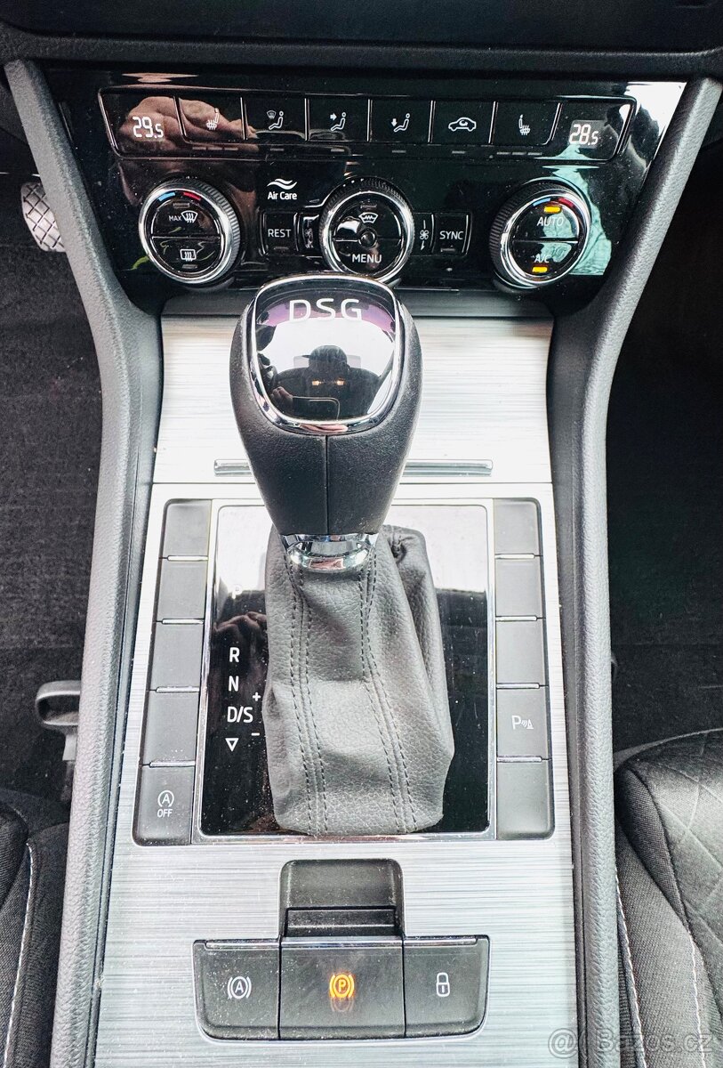 Škoda Superb 2,0 TDI DSG KOMBI,2/2022,NAVI,LED - 15
