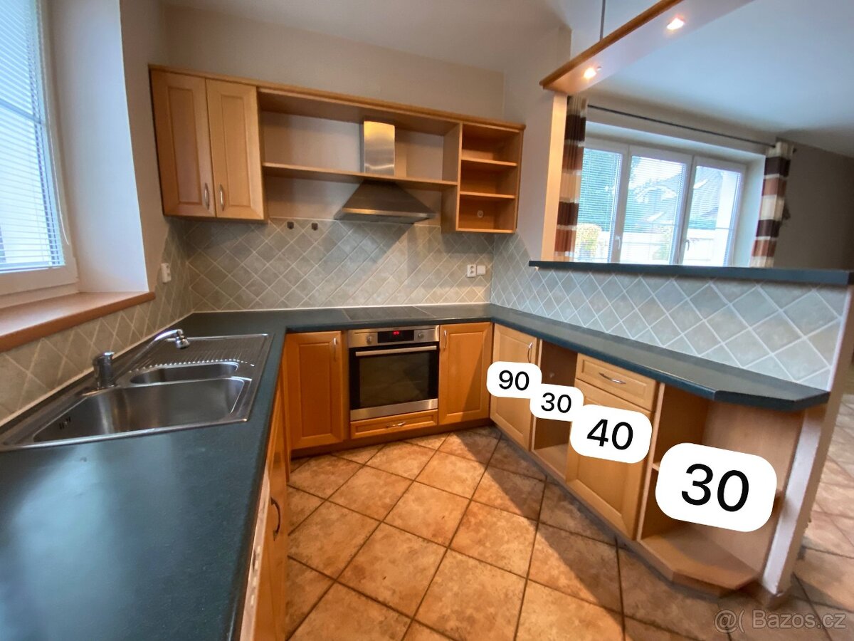 Moderní kuchyňská linka se spotřebiči - 15