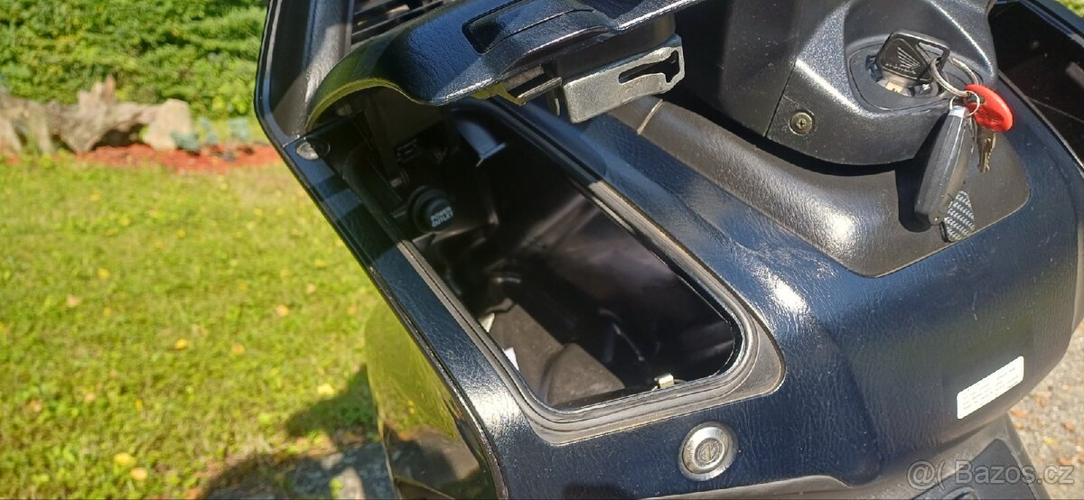 Honda Silver Wing FJS 400 D r.v.2006 - 15