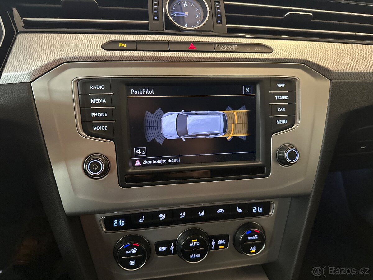 VW PASSAT VARIANT B8 2.0TDI DSG 110KW FULL LED NAVI TAŽNÉ - 15