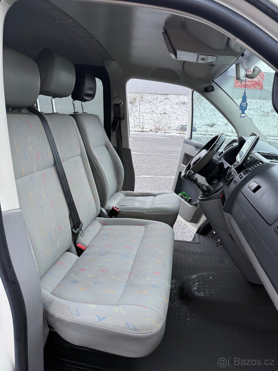 VW Transporter T5 6 Míst - 15