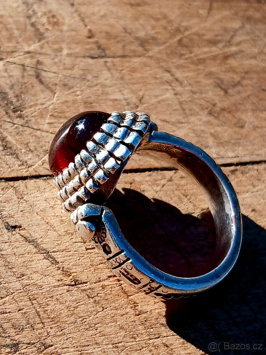 Stříbrný starobylý prsten - 15