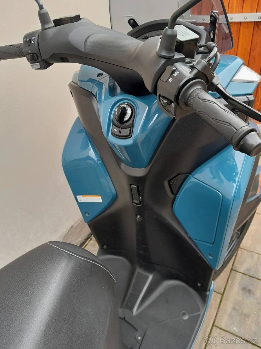 Yamaha Tricity 125, 2023, pouze 3000km, super stav, zánovní - 15