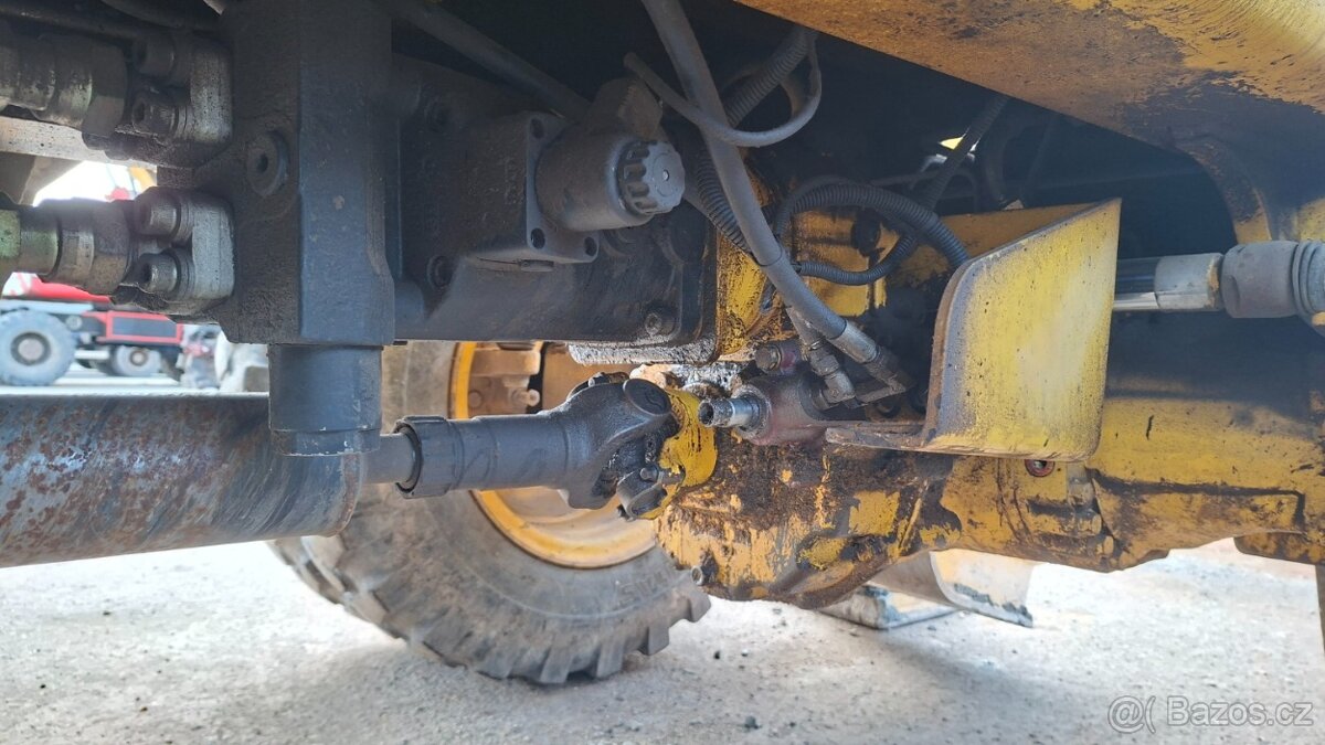 KOMATSU PW 110 - 15