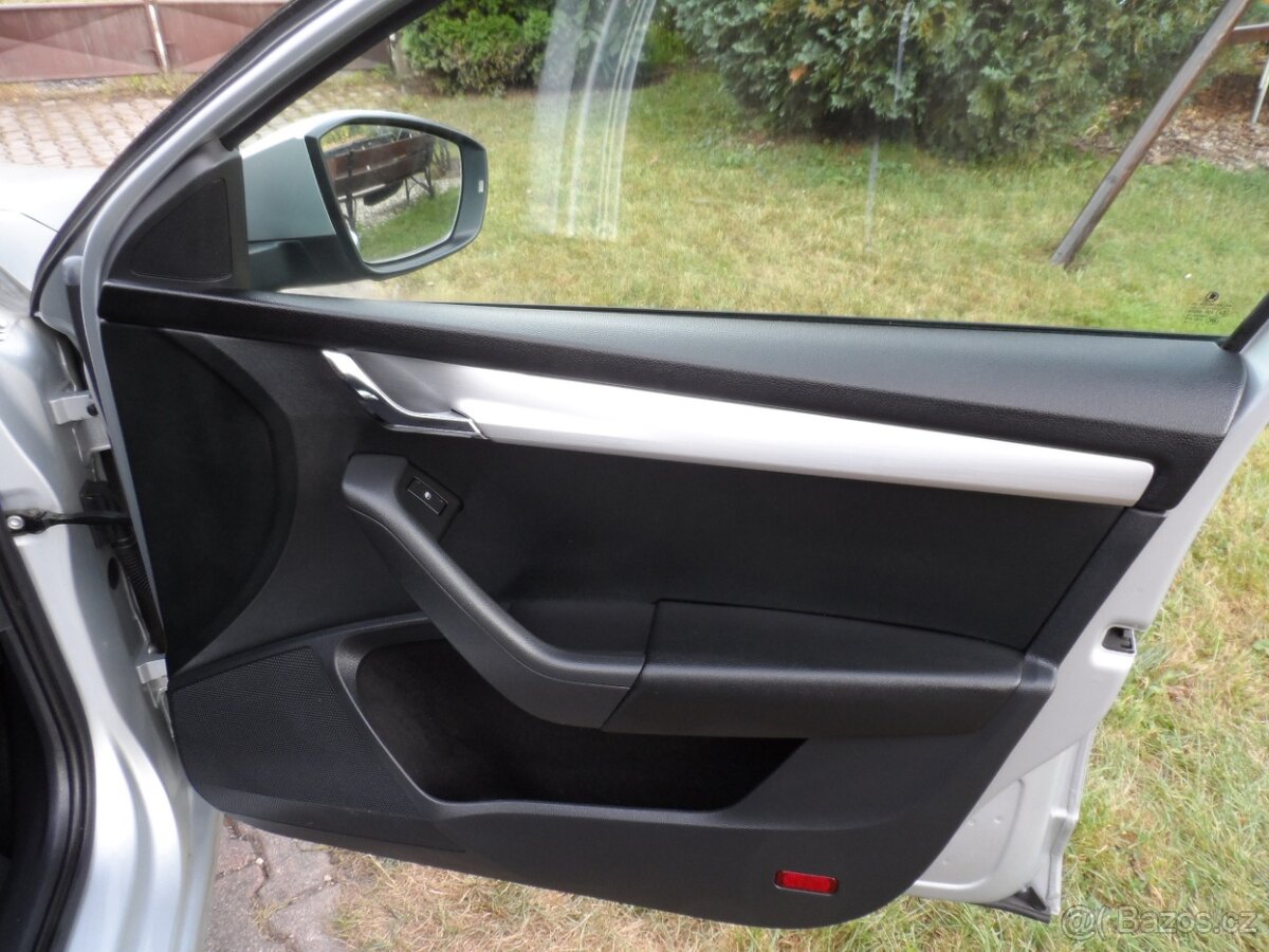 Škoda Octavia 1,6 Tdi 85 kw 1.Majitel,Aut klima,R.V 10/2019 - 15