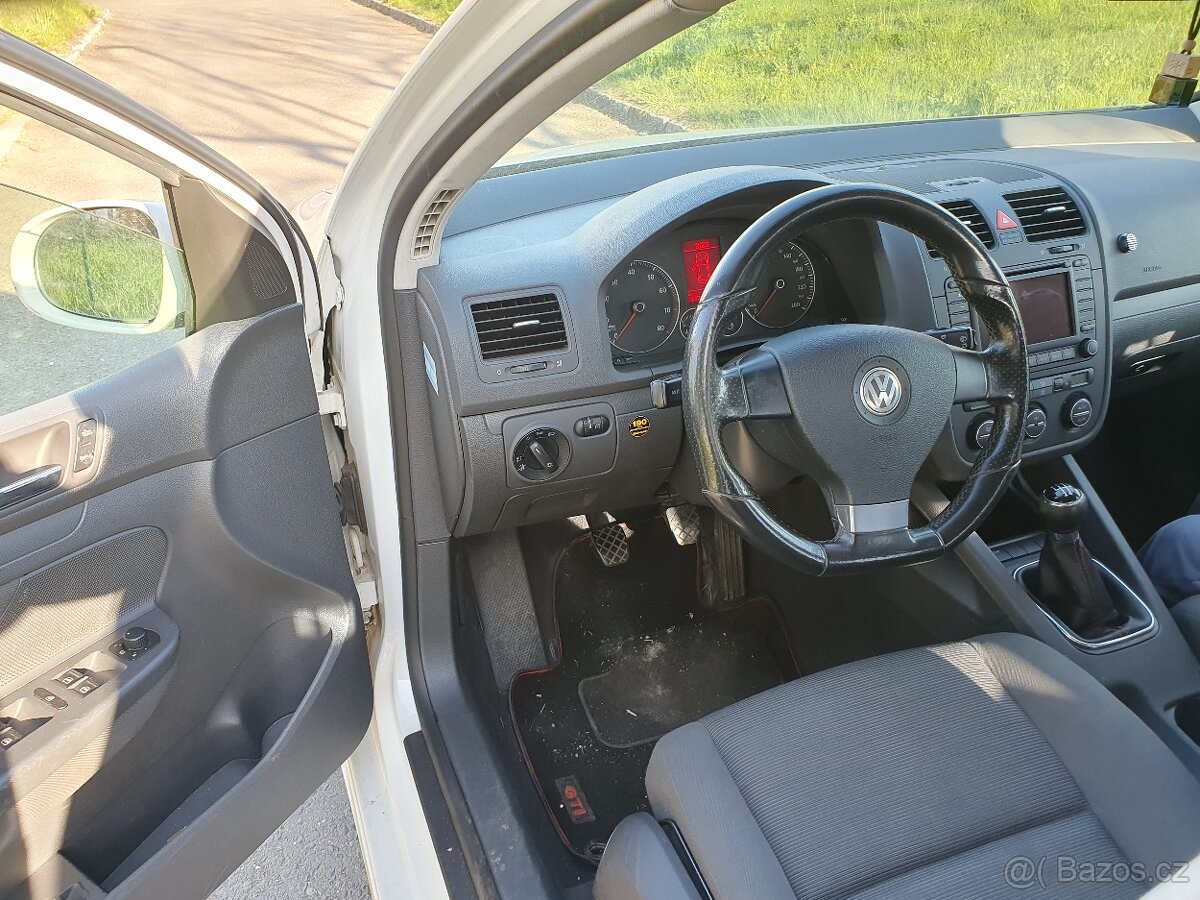 Vw Golf 1.6 MPI nová stk - 15