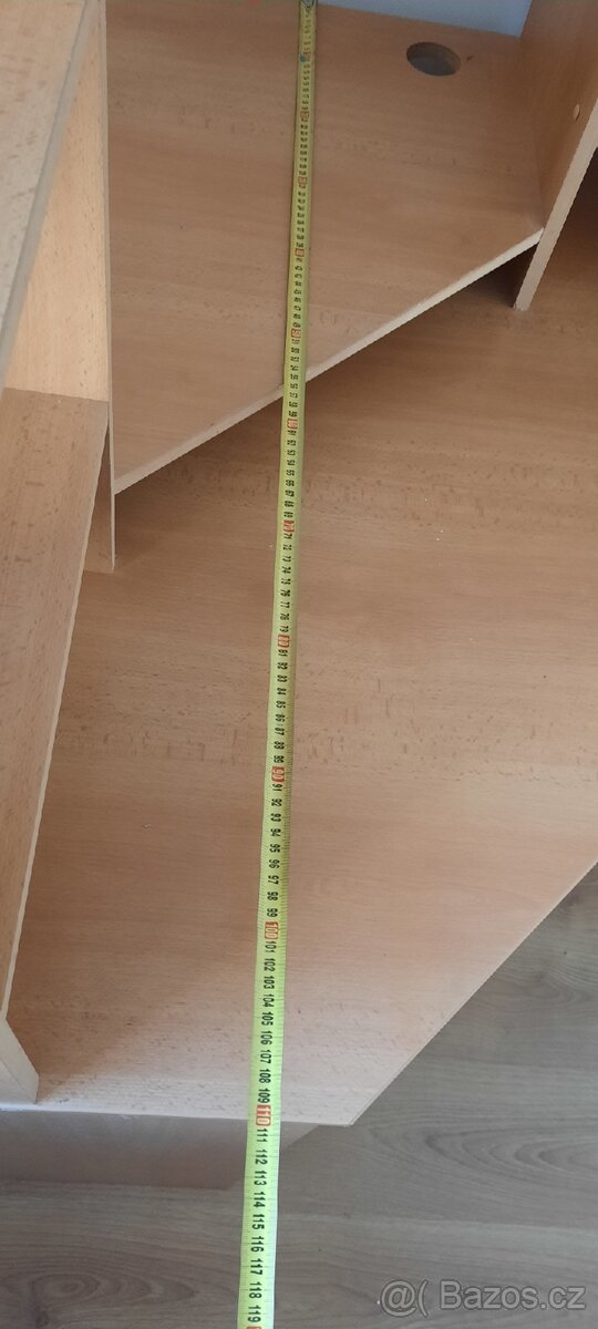 Rohový PC stůl s regály a policemi (vč. dvou zásuvek) - 15