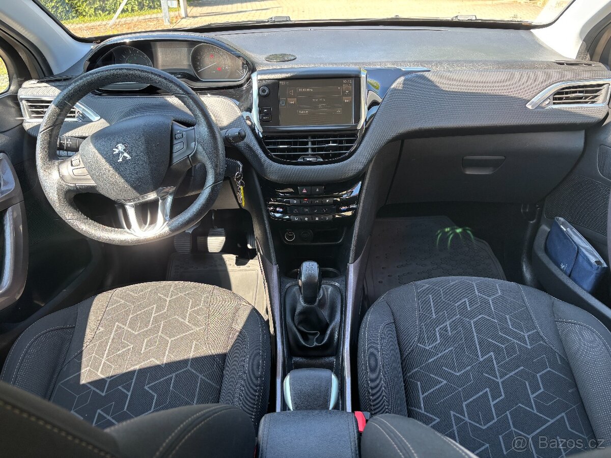 Peugeot 2008 1.2i 60kw, nová TK do 06/2027 - 15