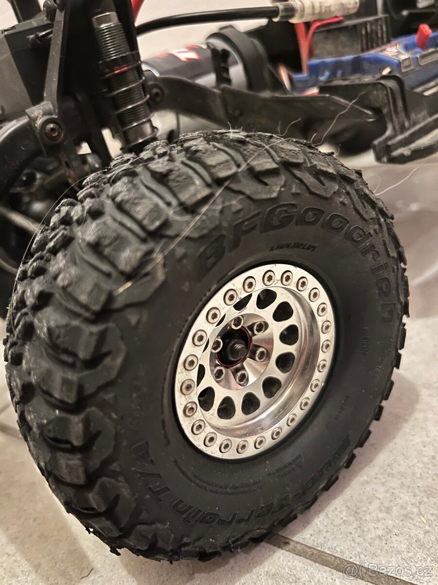 Traxxas Defender - 15