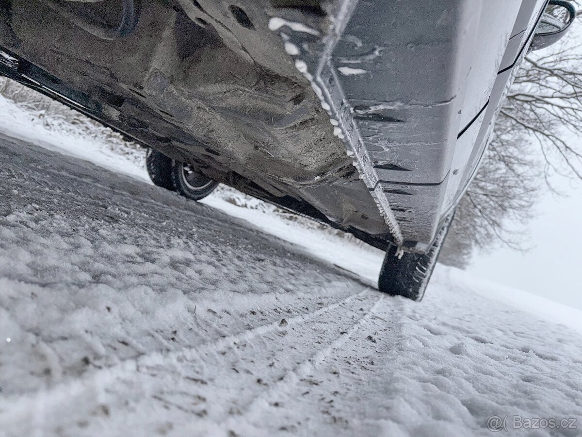 Jeep Compass 2.0 CRD (TDI)Tažné,klima,nové pneu - 15