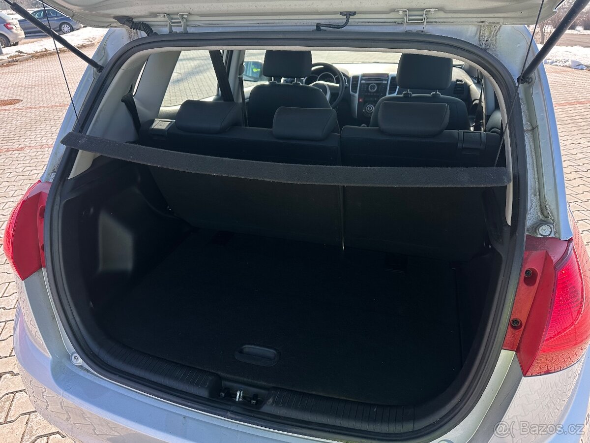 Kia Venga 1.4 66Kw / 2010 - 15