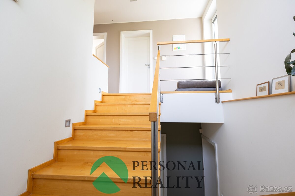 Prodej rodinného domu 6+kk se zahradou a garáží, Mladá Boles - 15