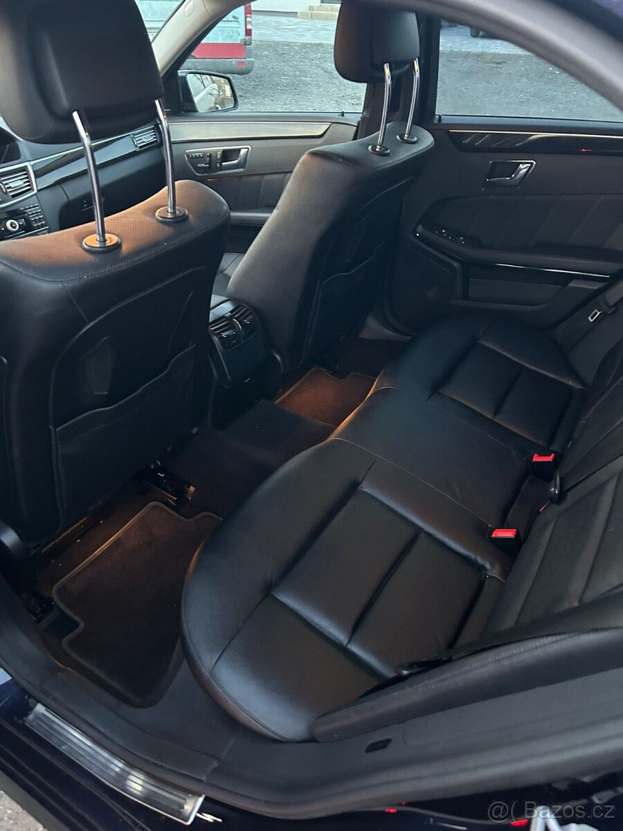 Prodám Mercedes Benz e class 350 4Matic - 15