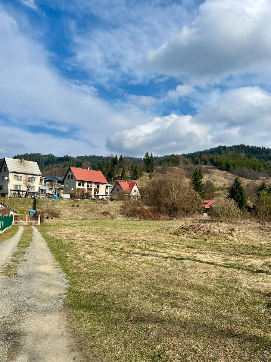 RD se zahradou v Karolince - 15