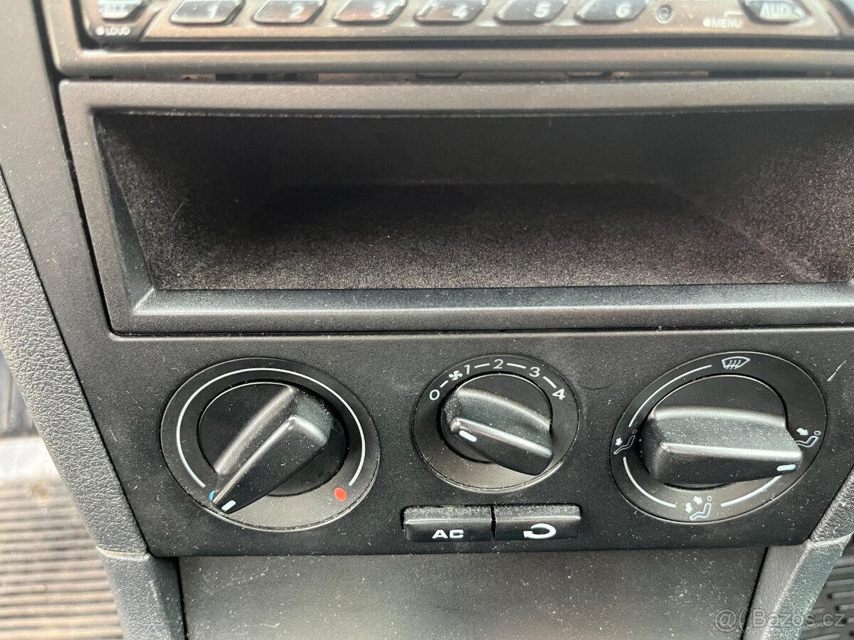 Škoda Octavia I, 1.6 i 75 kW - 15