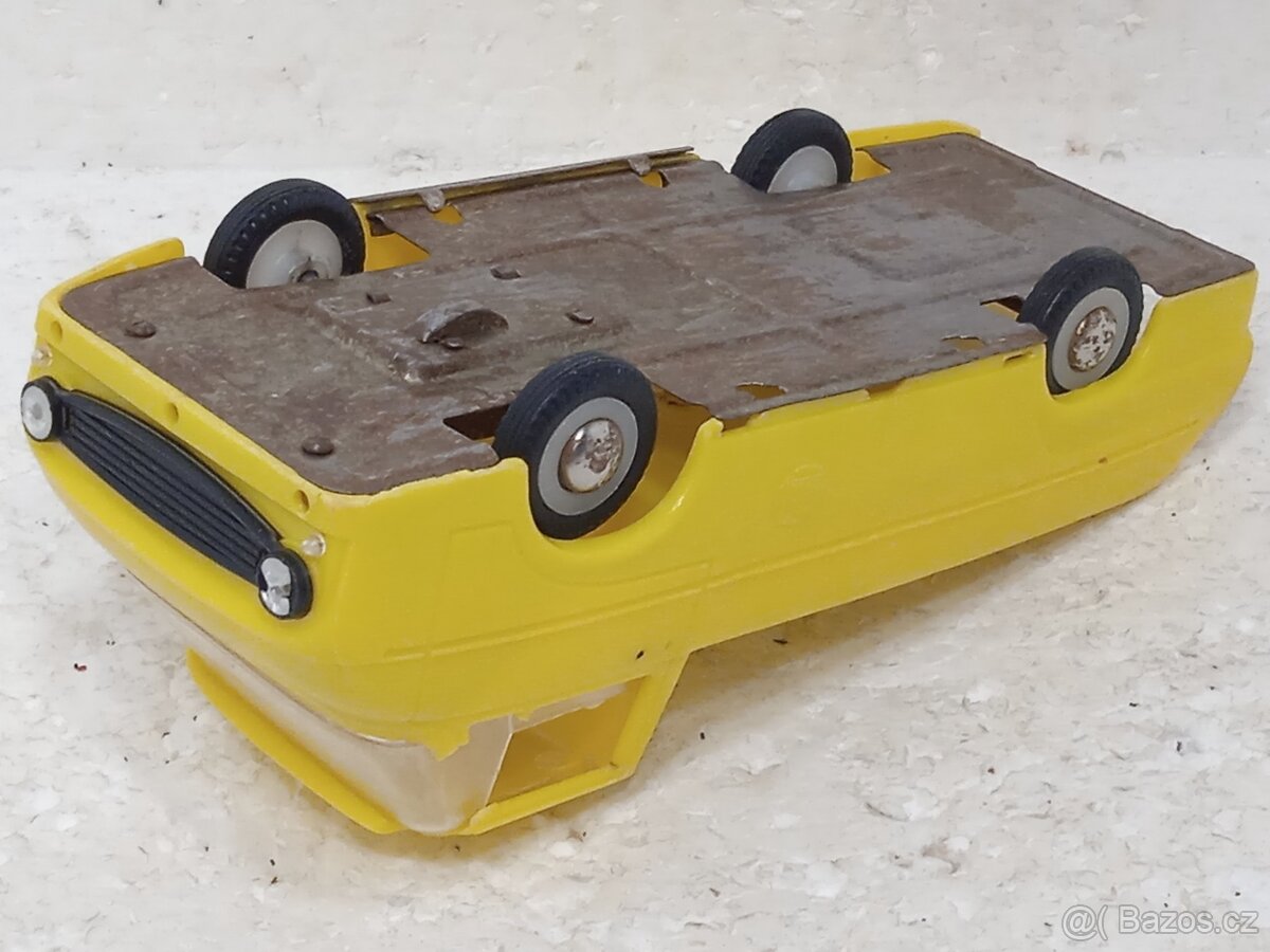 Škoda 1203 KDN Retro hračka auto na ND - 15
