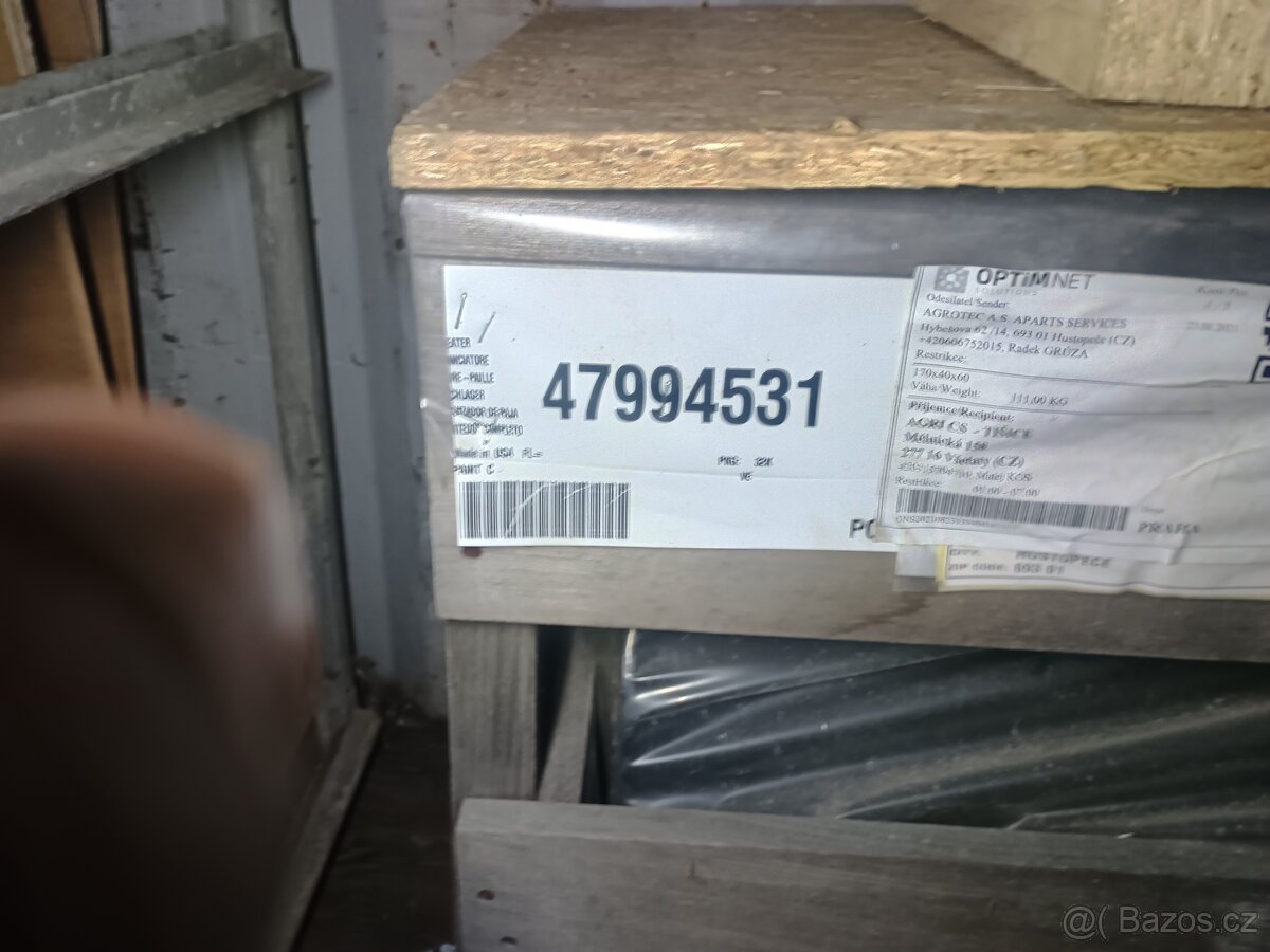 Sklízecí mlátička -kombajn CASE náhradní díly - 15