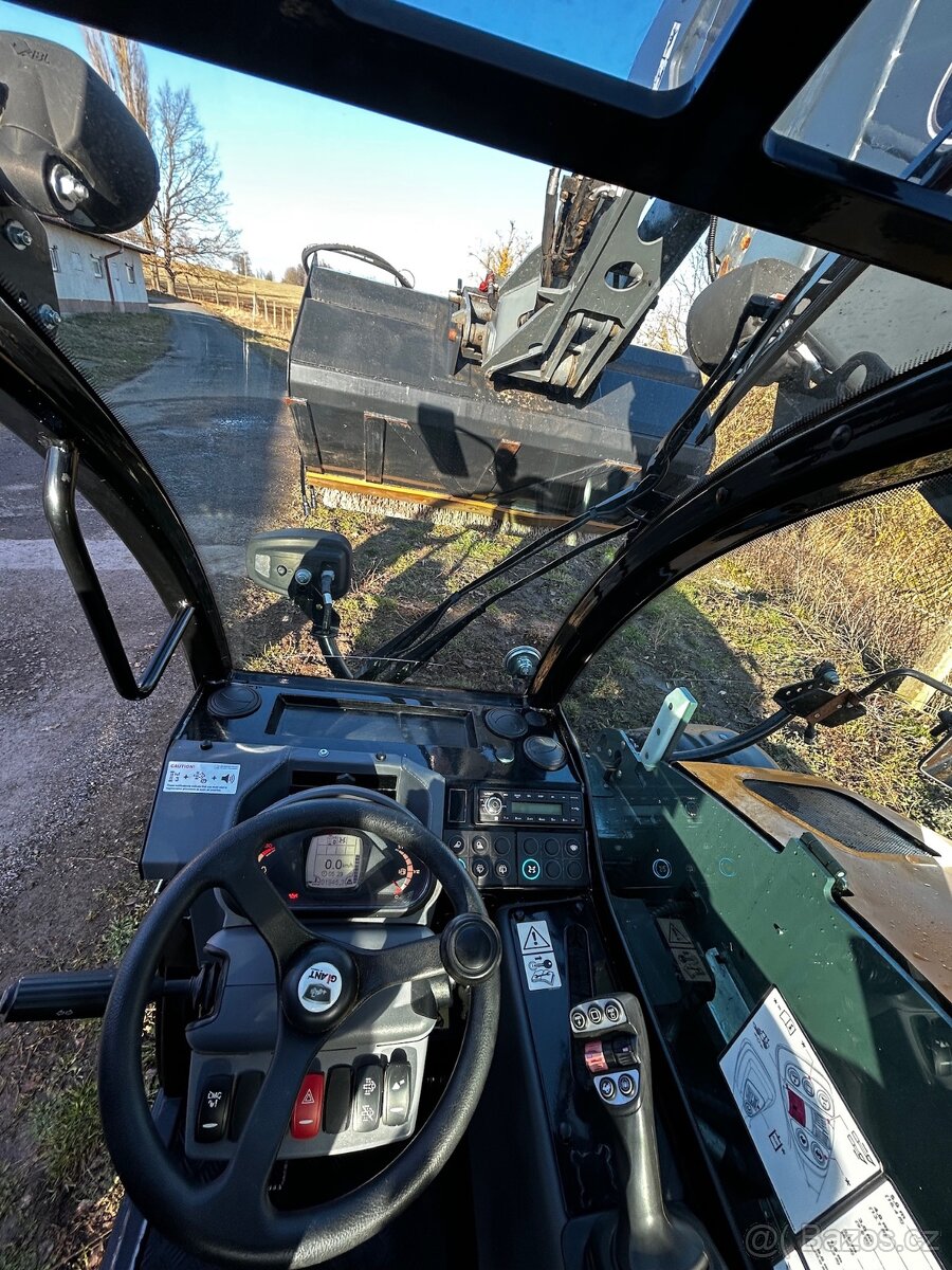 Teleskopický nakladač - 15