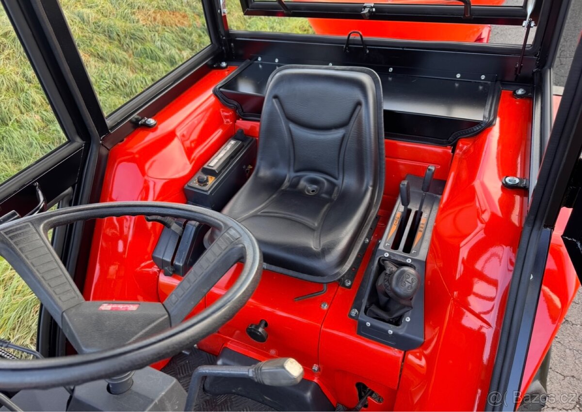 Japonský traktor KUBOTA GL 21 Diesel motor 3 válec, 21HP - 15