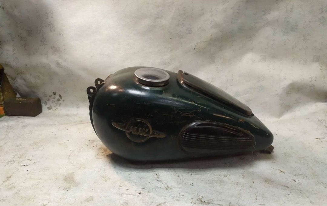 Nádrž víko nádrže kastlík IŽ 350 IŽ 49 DKW - 15