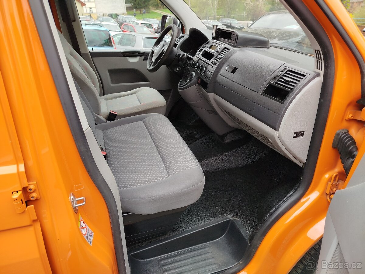 VW T5 TRANSPORTER Valník 2,0 TDi 103kW, DSG, r.v. 11/2010 - 15