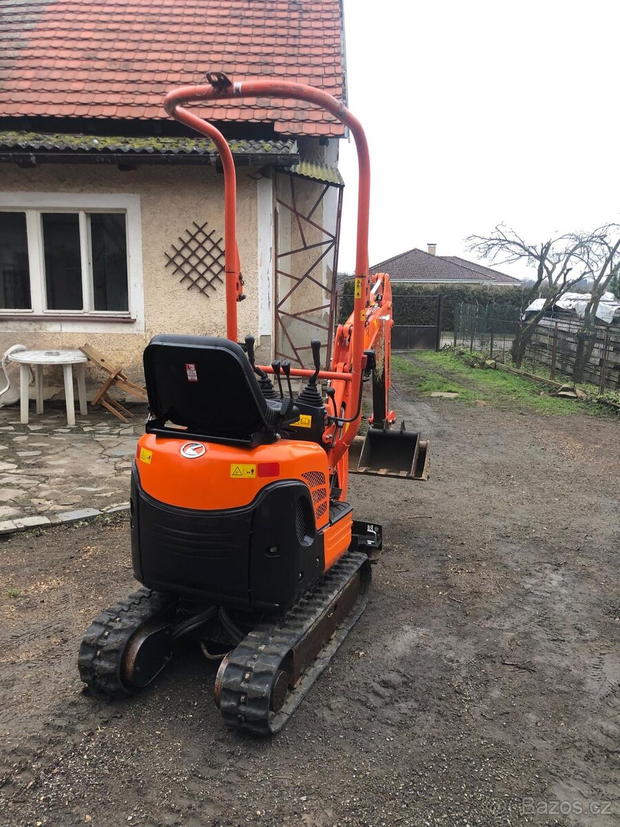 Minibagr Kubota U10 s nulovým přesahem zádě - 15