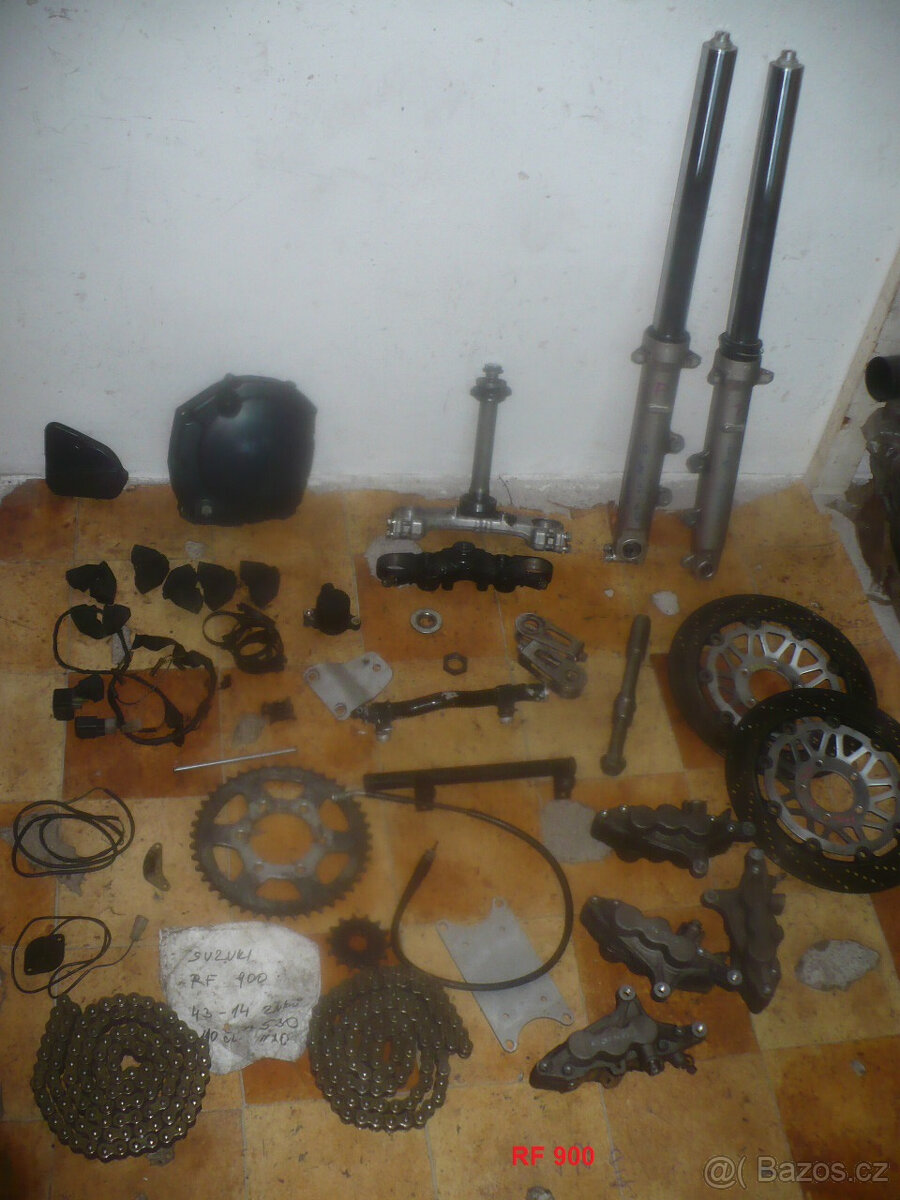 Suzuki RF 600 /900 r. 94 díly ze tří moto - 15