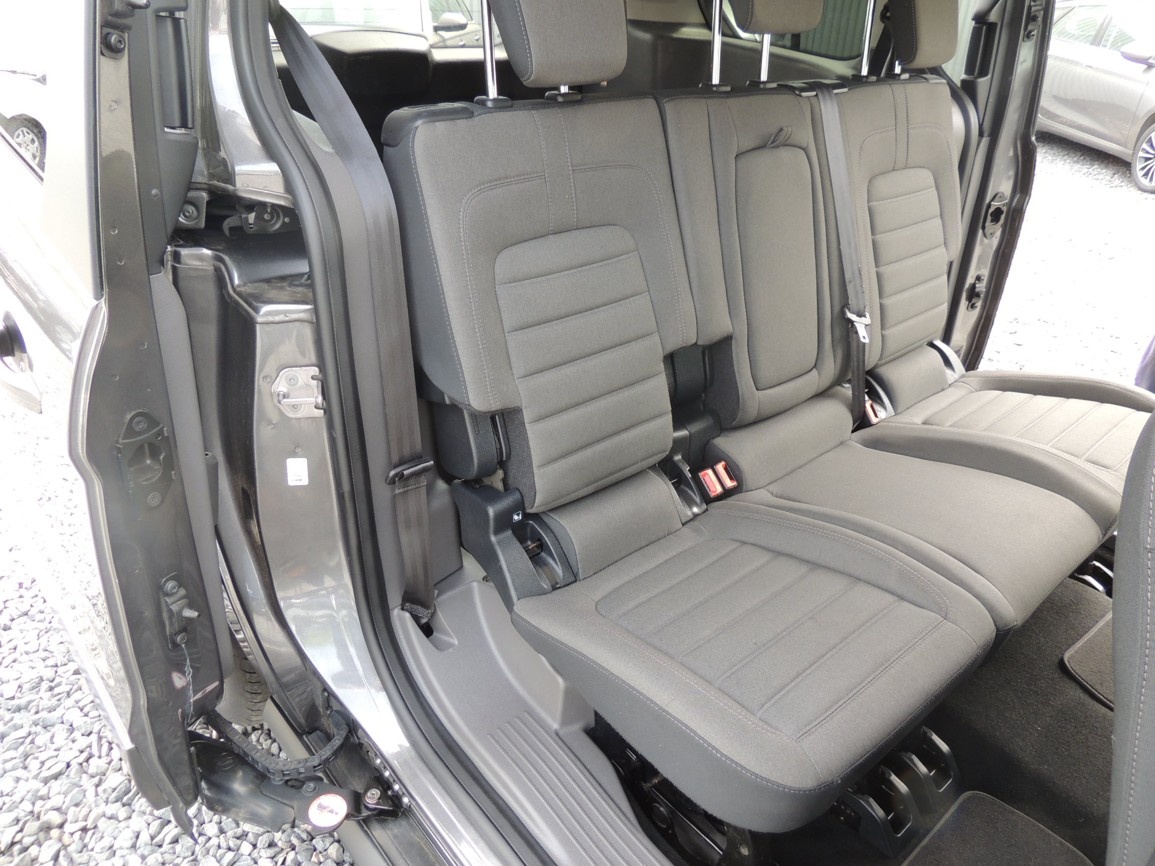 Ford Tourneo Connect 1.5TDCi,88kw,L2,Titanium,ČR,-21%DPH - 15