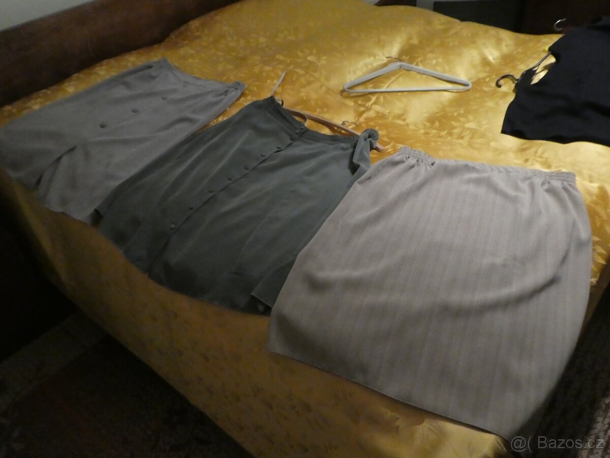 Halenky, šaty a sukně. - 15