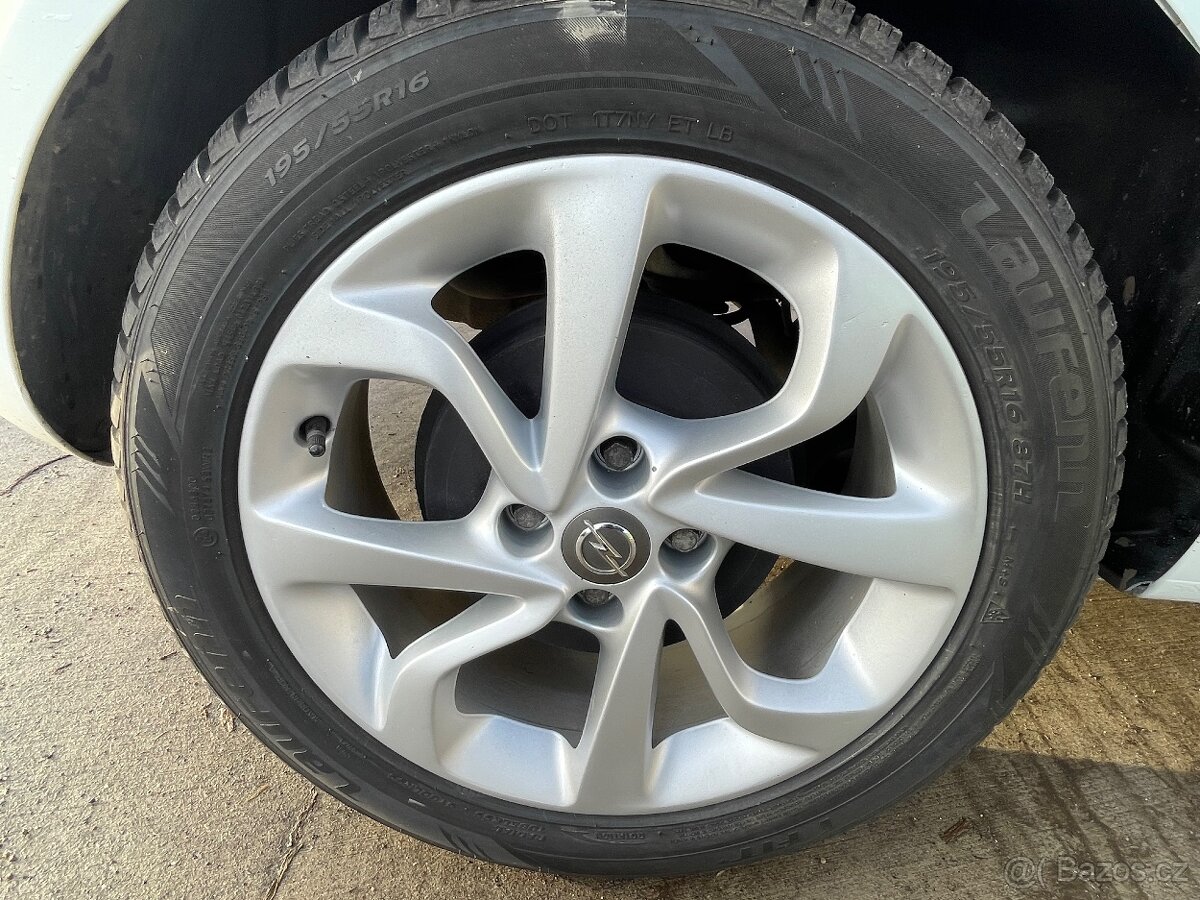 OPEL CORSA 1.2-16v 2014-125.000KM-1.MAJITEL - 15