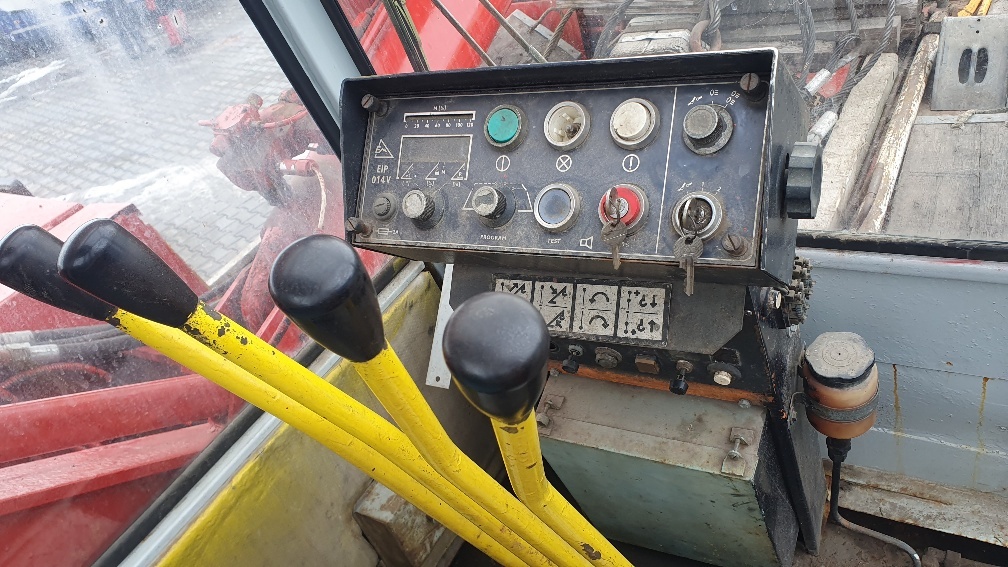 Tatra AV14 - vyprošťovací speciál s brýlemi - 15