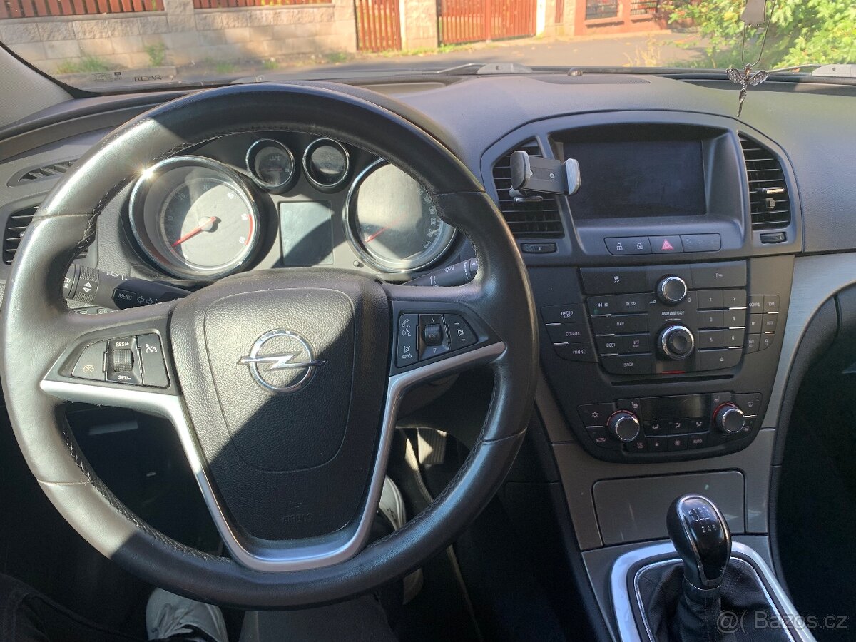Opel Insignia - 15