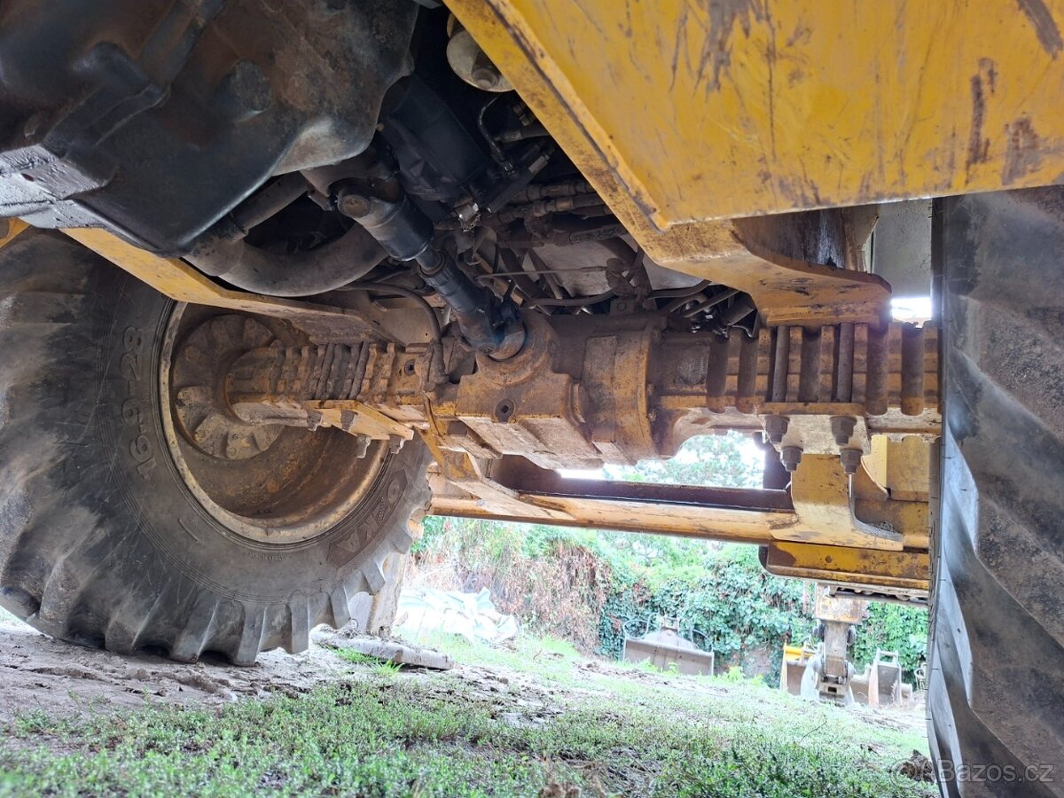 KOMATSU WB 93 R-2 4X4 - 15