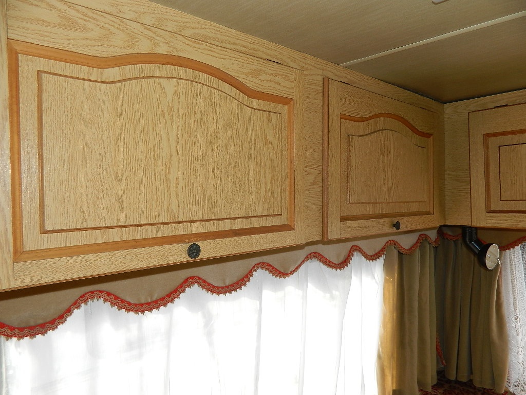 Velký dvouosý karavan Adria pro 7 osob - 15