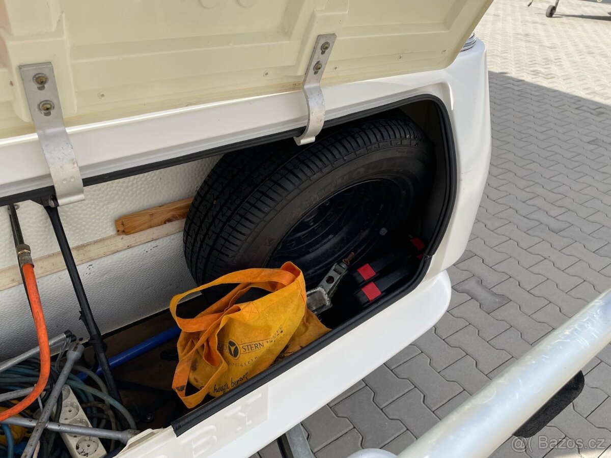 Hobby De luxe 450, 4 osoby, stan, pevná postel - 15