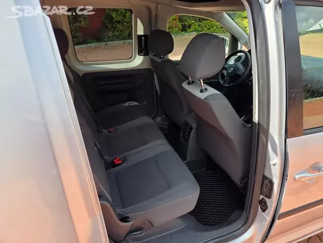 Caddy Maxi 1.6 TDI,7.míst,tažné,serviska,bez koroze,klima - 15