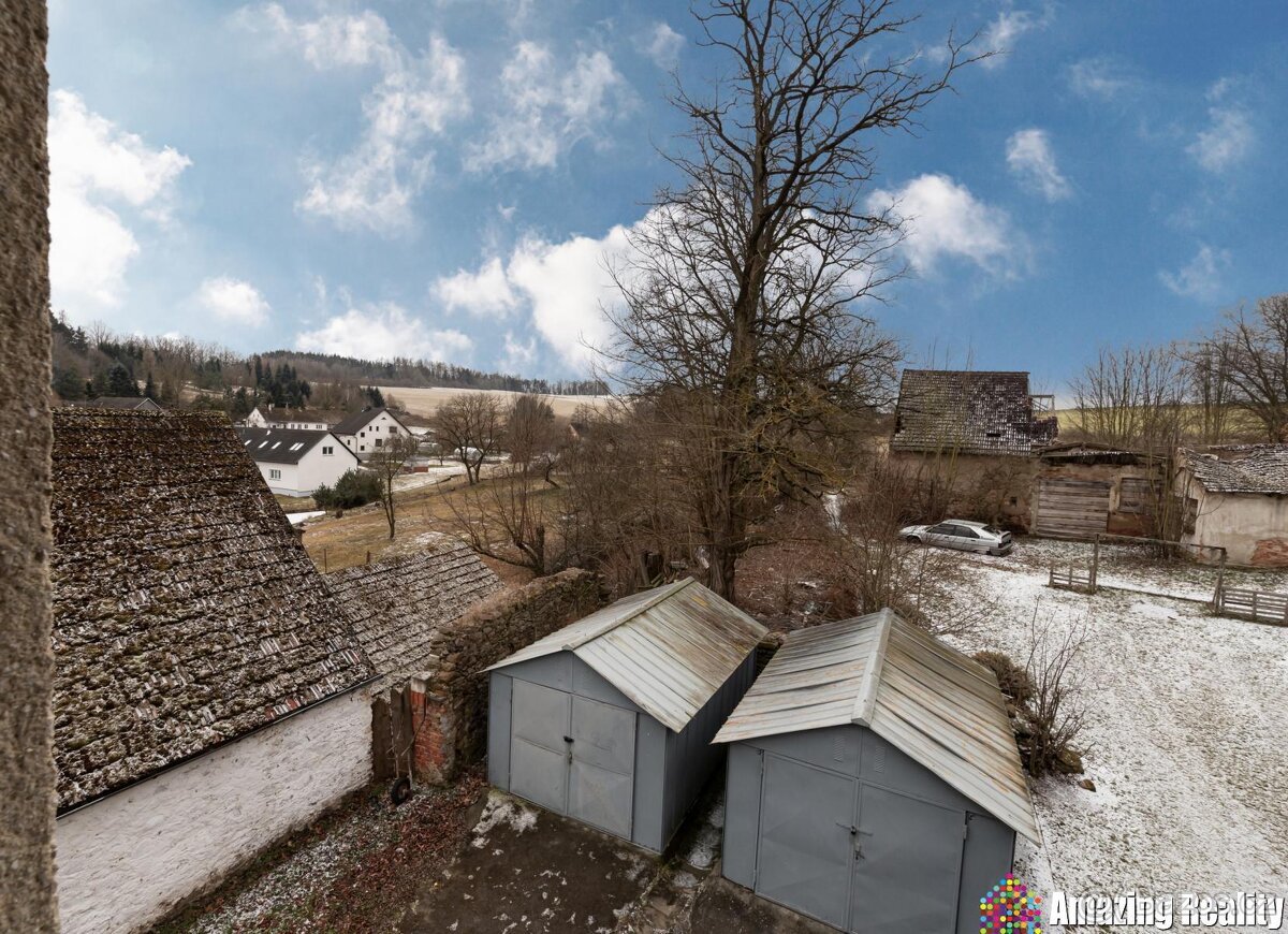 Prodej zděného bytu s plechovou garáží, v obci Mileč - 15