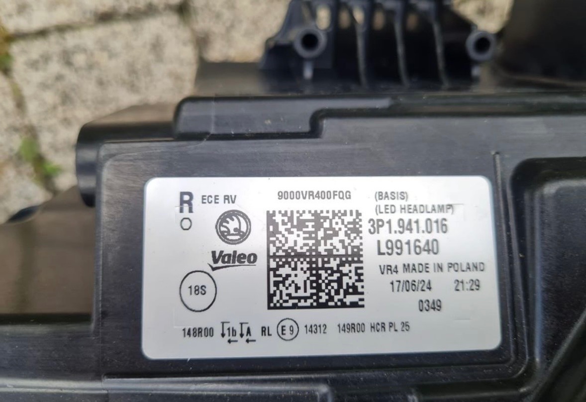 Škoda Superb 4 full led TOP - 15