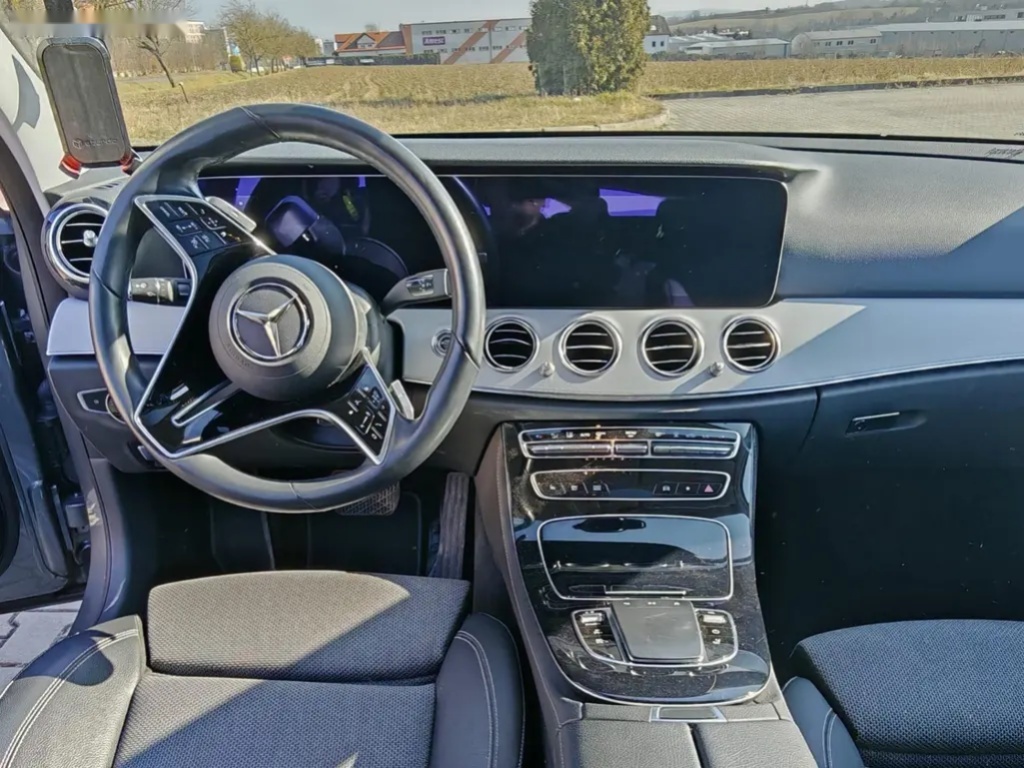 Mercedes-Benz Třídy E, E300de,Panorama,Tažné - 15