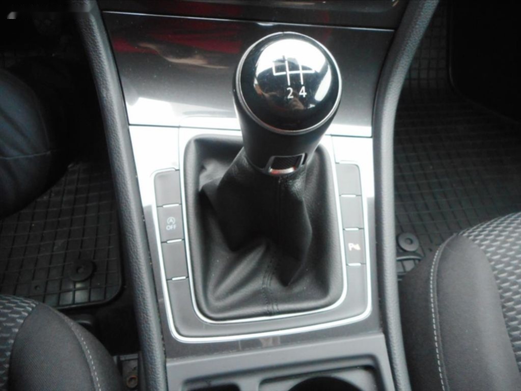 Volkswagen Golf,1,6 TDi - 15