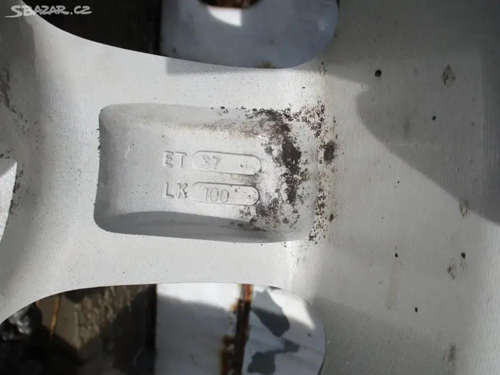 ALU kola 4x100 6,5x15 ET37 s pneu 205/55 R15 - 15