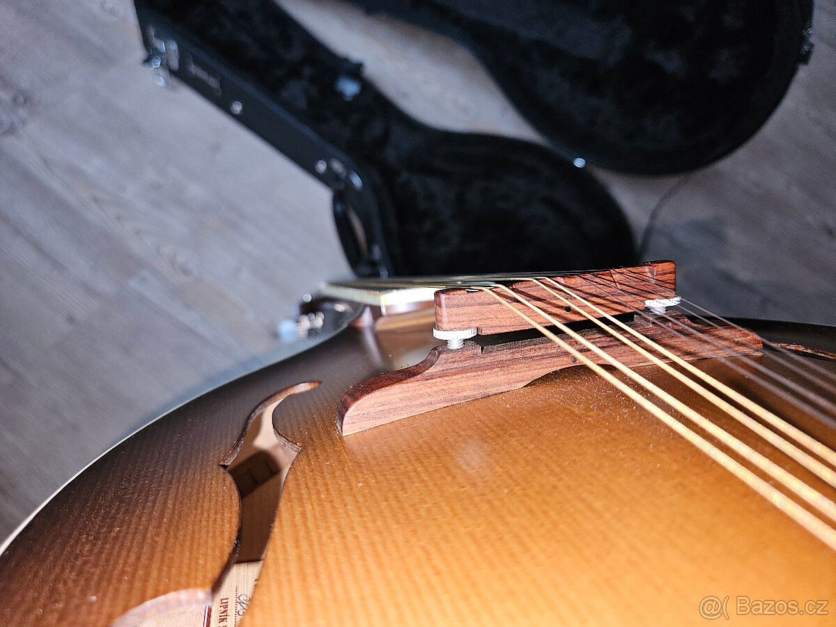 Zánovní česká celomasivní mandolína ULMA s kufrem - 15