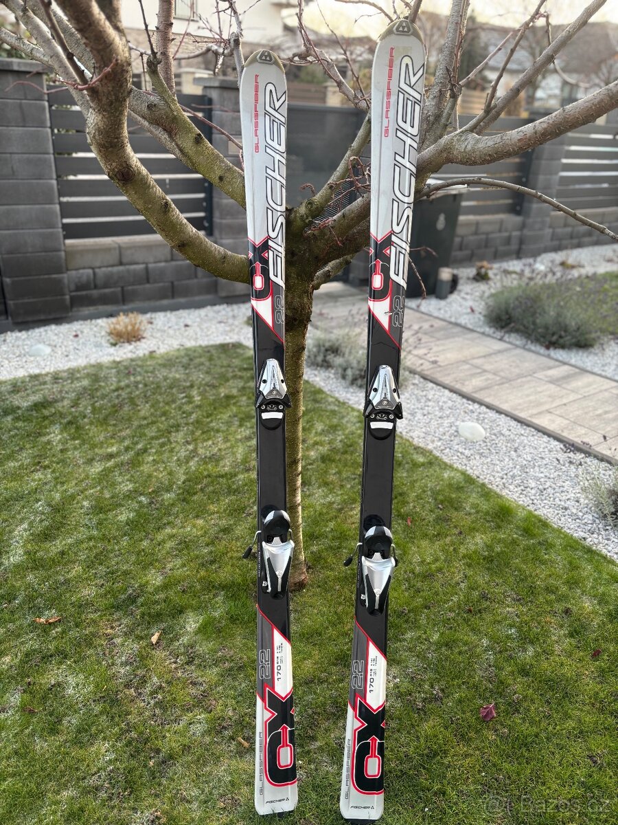 Lyže Fischer, lyžáky Salomon, hůlky, helma a brýle - 15