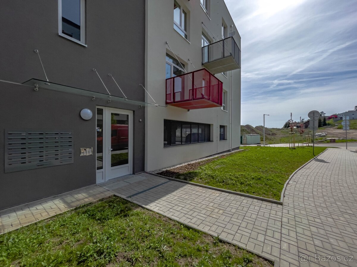 Pronájem 1+kk s balkónem a garáží - 15