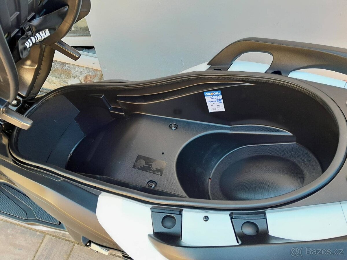 Yamaha Xmax 400, 2015, 23t.km, pěkná - 15
