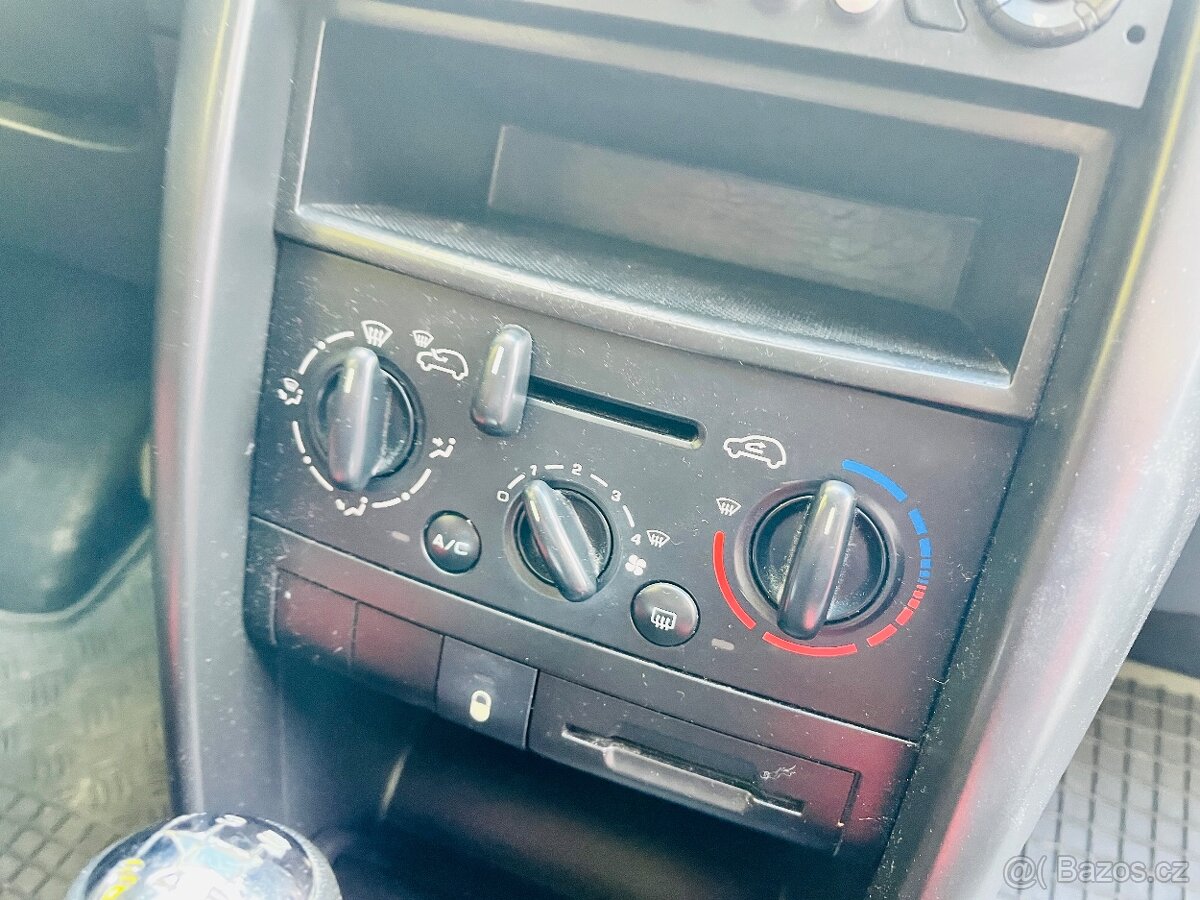 PEUGEOT 207 1.4 i BENZÍN KLIMATIZACE - 15