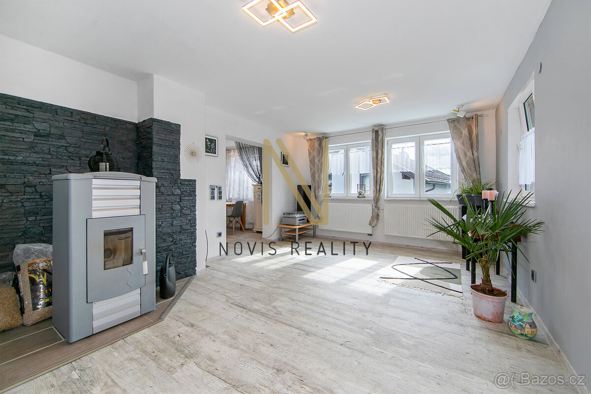 Prodej, rodinný dům se dvěma bytovými jednotkami, 213 m², Re - 15