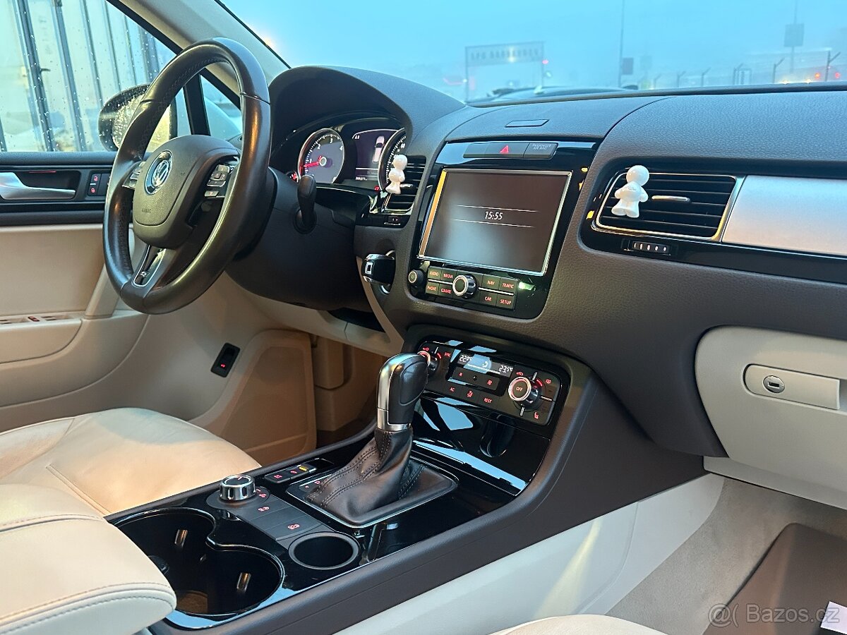 Volkswagen Touareg 2012 - 15