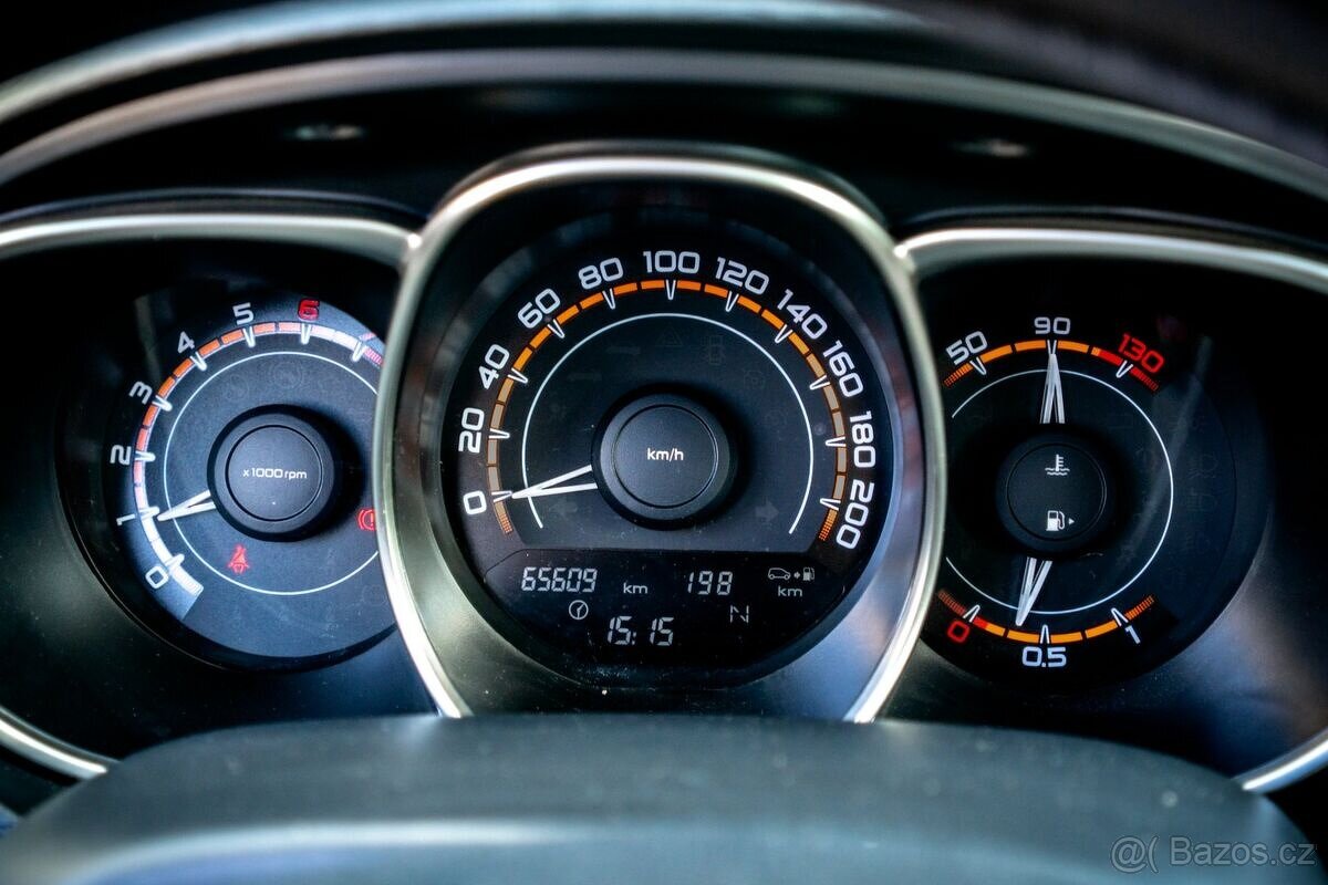 Lada Vesta LUXE Blackline 1.6 - 15